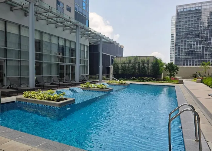 Urban Oasis At Bgc Uptown Parksuites With Balcony 300mbps Close To Uptown Mall Grand Hyatt Mitsukoshi And St Lukes Manila