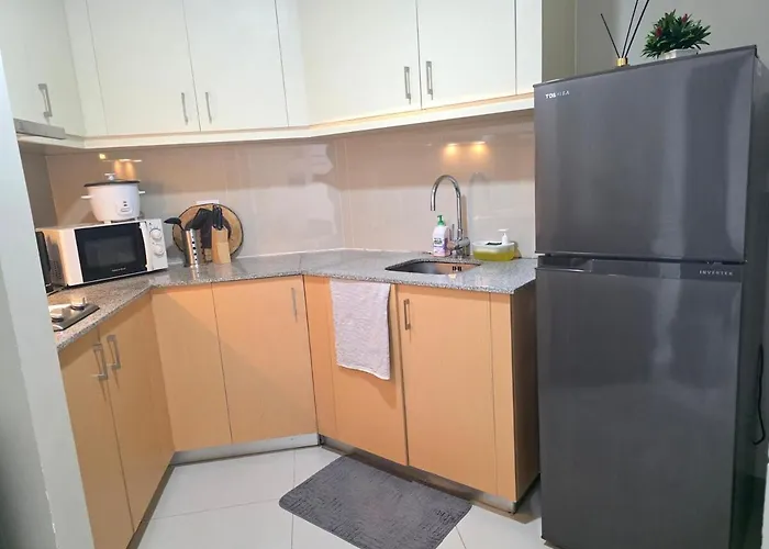 Urban Oasis At Bgc Uptown Parksuites With Balcony 300mbps Close To Uptown Mall Grand Hyatt Mitsukoshi And St Lukes Manila