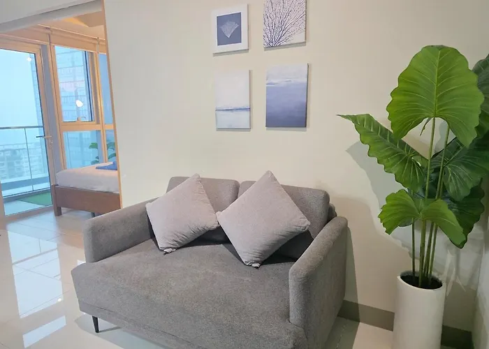 Urban Oasis At Bgc Uptown Parksuites With Balcony 300mbps Close To Uptown Mall Grand Hyatt Mitsukoshi And St Lukes * Manila