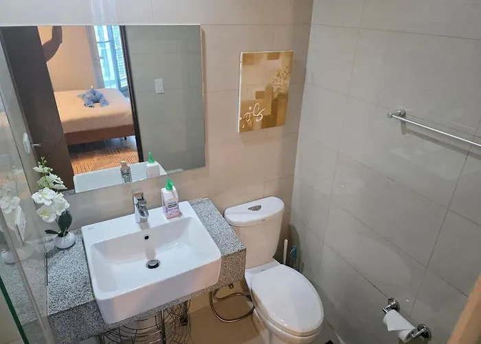 Urban Oasis At Bgc Uptown Parksuites With Balcony 300mbps Close To Uptown Mall Grand Hyatt Mitsukoshi And St Lukes Apartamento Manila