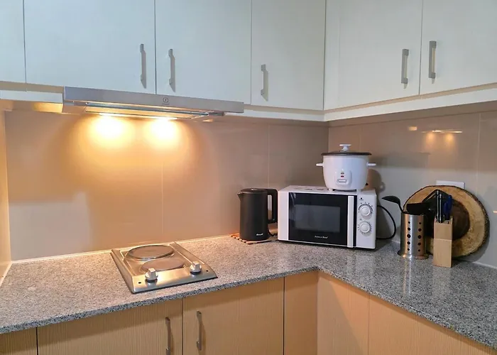 Apartamento Urban Oasis At Bgc Uptown Parksuites With Balcony 300mbps Close To Uptown Mall Grand Hyatt Mitsukoshi And St Lukes