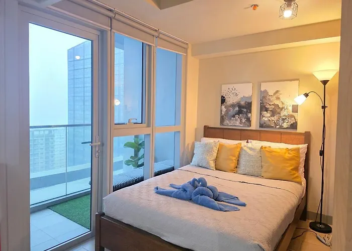 Apartamento Urban Oasis At Bgc Uptown Parksuites With Balcony 300mbps Close To Uptown Mall Grand Hyatt Mitsukoshi And St Lukes Manila